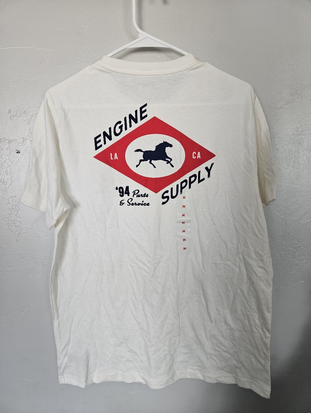 Old Navy NWT Men's Medium Cream Short Sleeve Tee Red Black Engine Supply Graphic